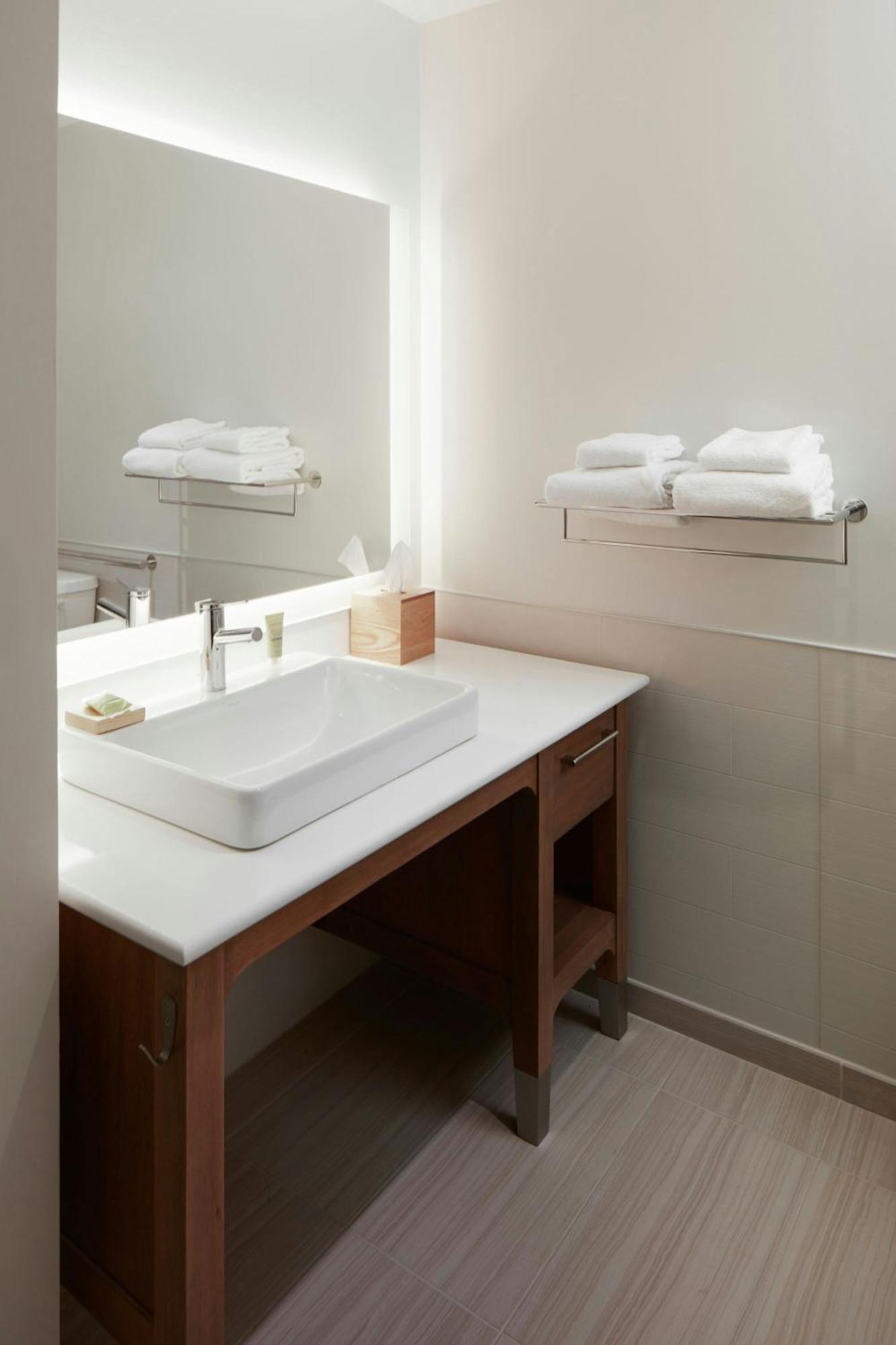 Element Charlotte Uptown Hotel Bagian luar foto