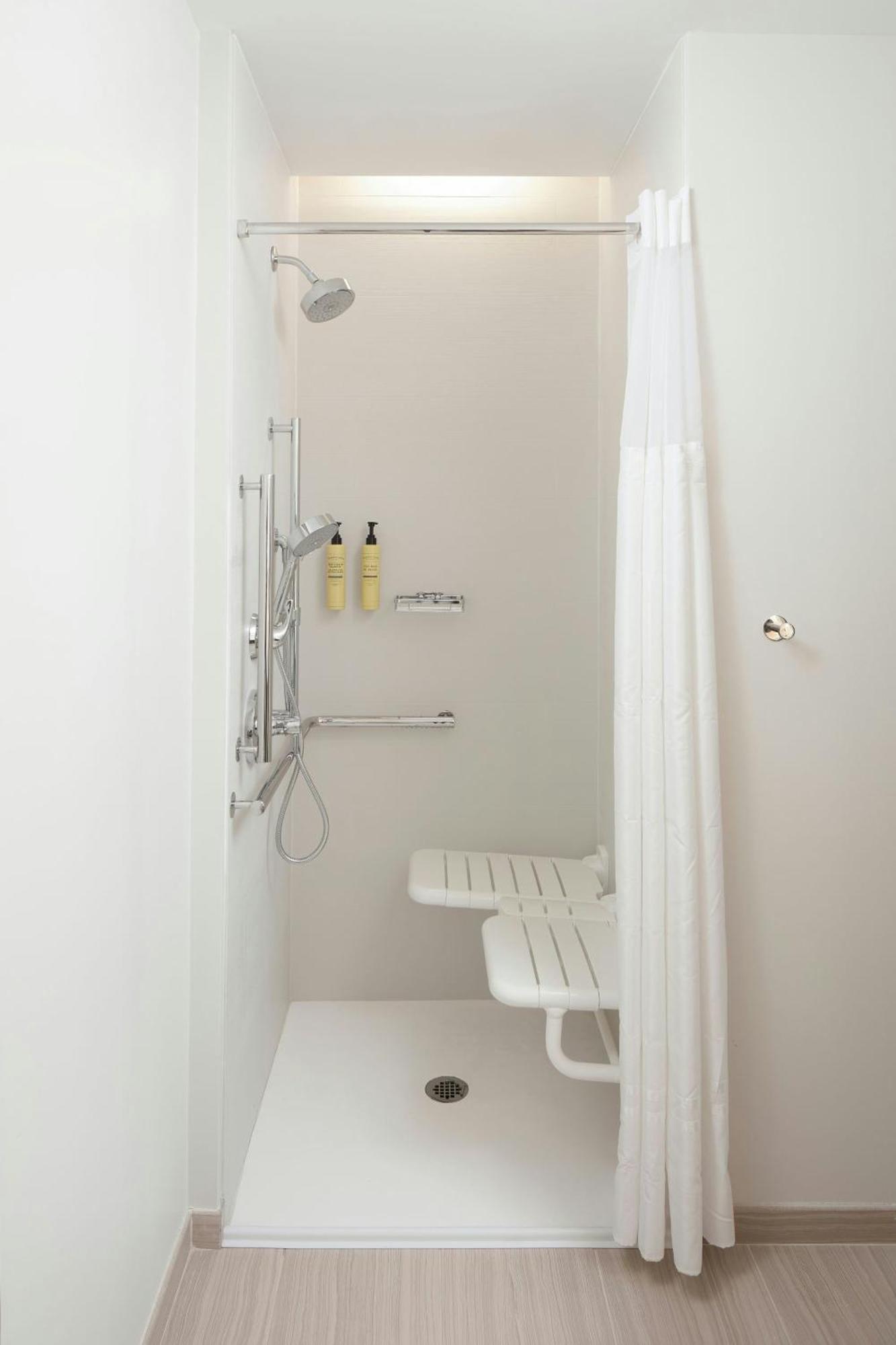 Element Charlotte Uptown Hotel Bagian luar foto