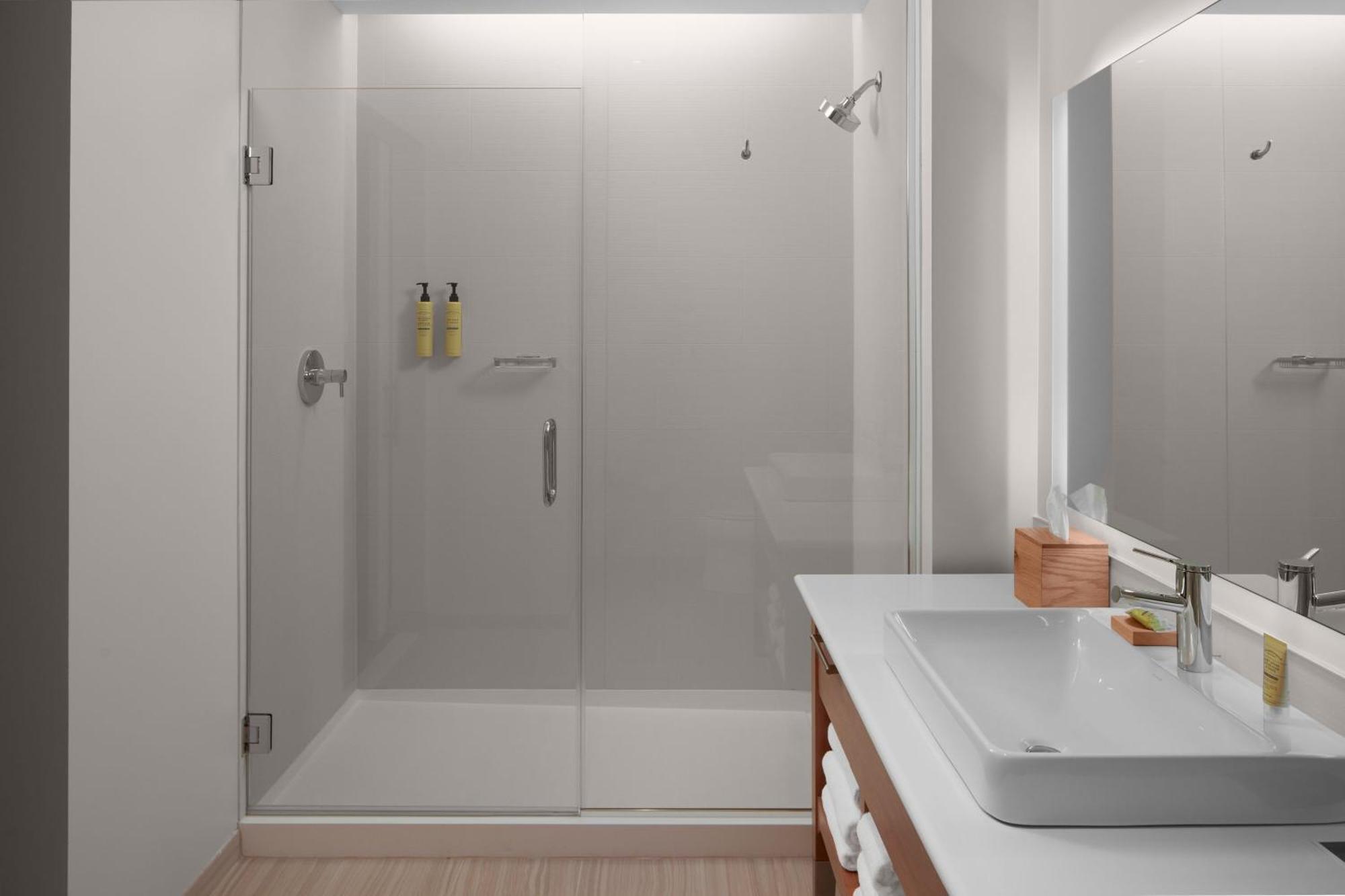 Element Charlotte Uptown Hotel Bagian luar foto