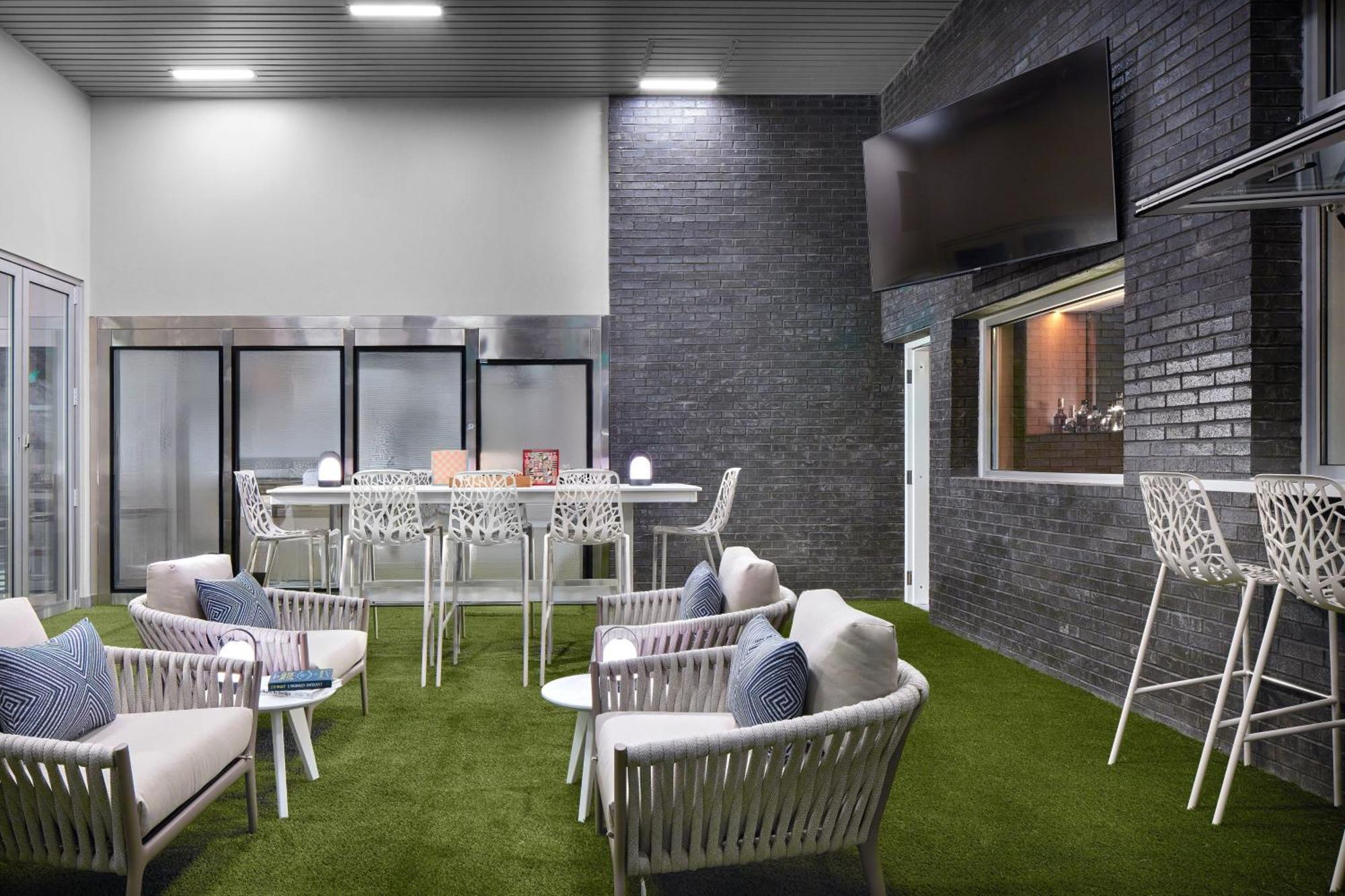 Element Charlotte Uptown Hotel Bagian luar foto